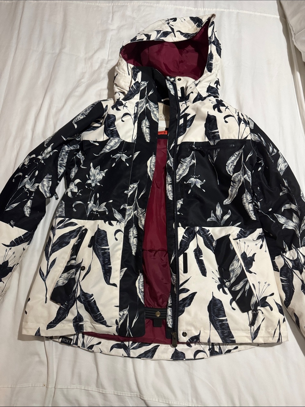 Roxy Black & White Floral Hooded Ski Jacket with Burgundy Lining